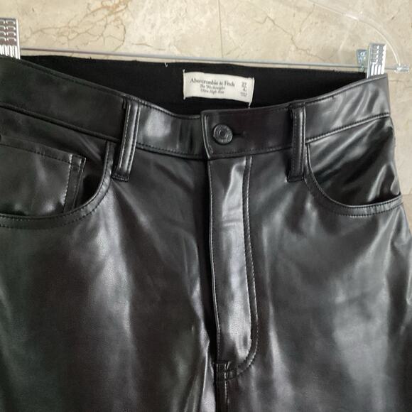 Abercrombie & Fitch Curve Love Vegan Leather 90s Straight Pants Black 27 4S - Picture 15 of 15